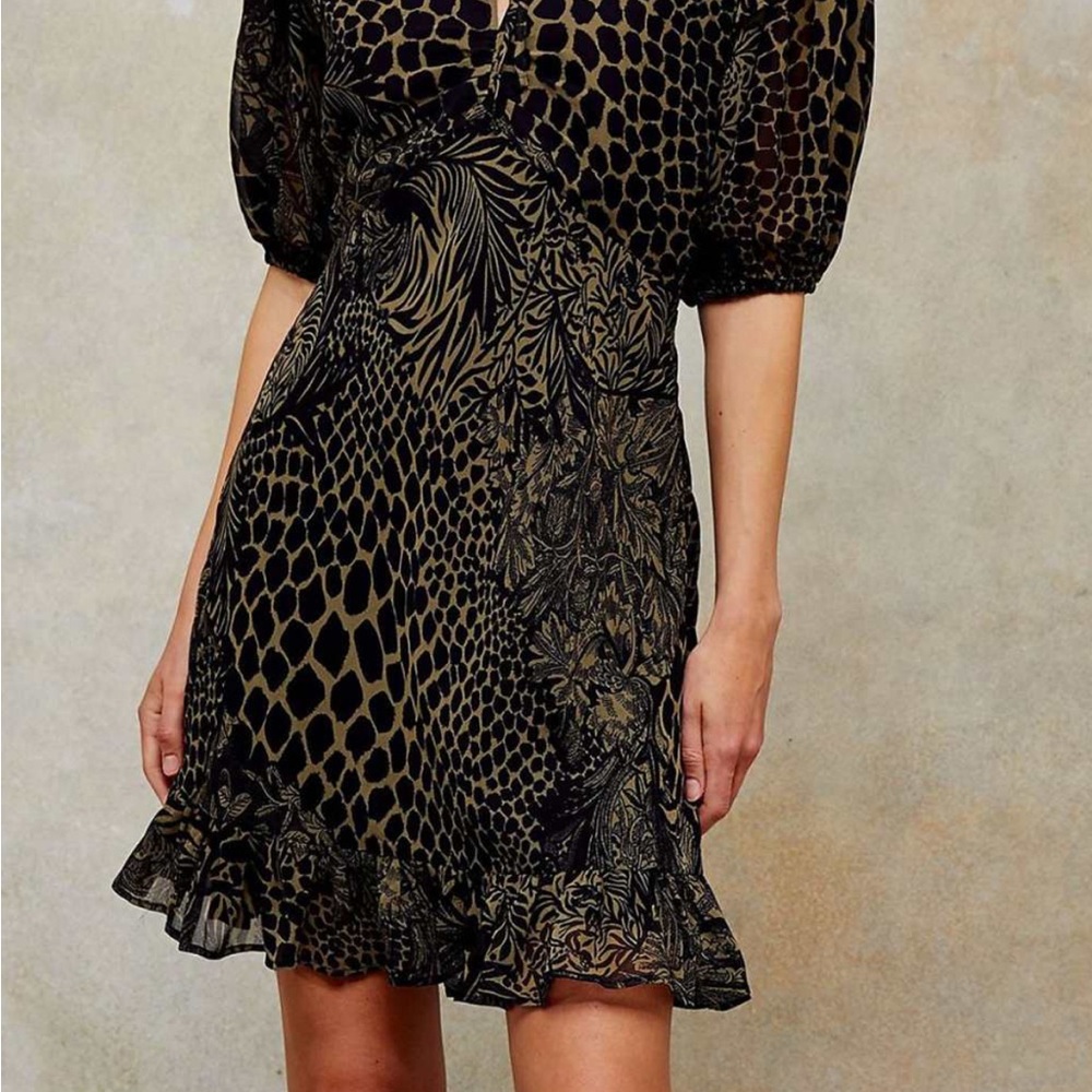 Top shop Elegant Black and Green Patterned Dress